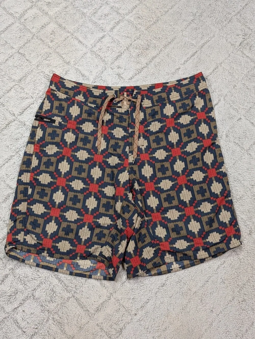 Patagonia Shorts Mens 36 Blue Red Geometric Print Wavefarer Board Swim Trail